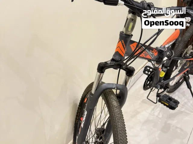 دراجة هوائية مستعملة مع ملحقات