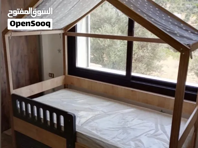 تخت اطفال مستعمل بحالة جيدة جدا