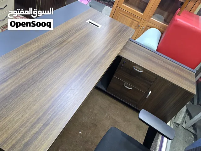 للبيع أثاث مكتبي بحاله ممتازه وأسعار مناسبه Buying and selling all types of new and used furniture.