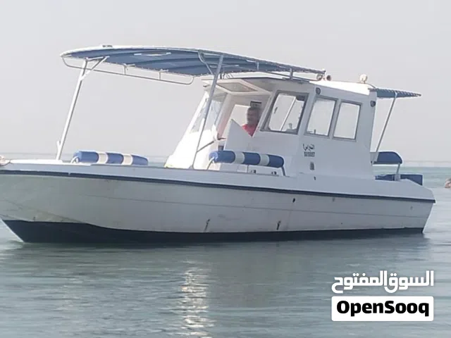 ايجار طراد رحلات بحريه حداق والعاب مائيه ومغامرات صيد الأسماك