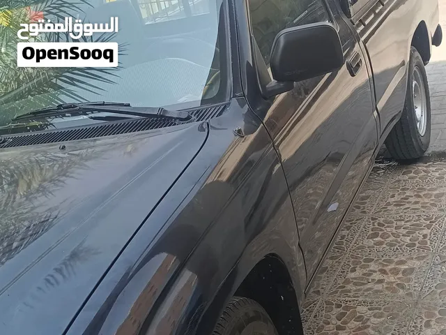 toyota hilux 2002 model