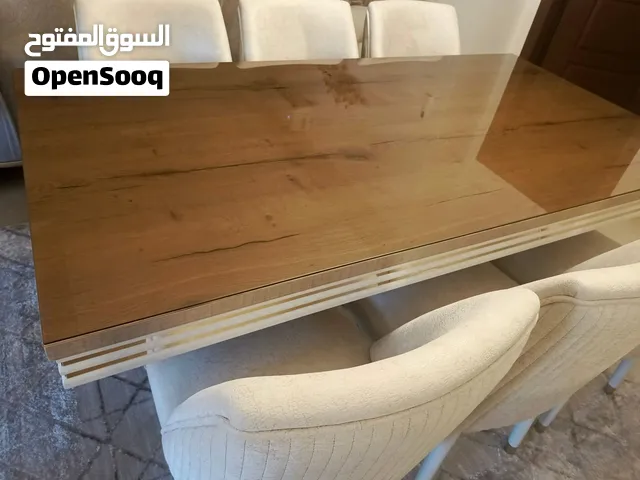 طاولة سفرة 6 كراسي مع درسوار خشب لاتيه 18 قوي ومتين استعمال خفيف جدا مدة سننة ونص