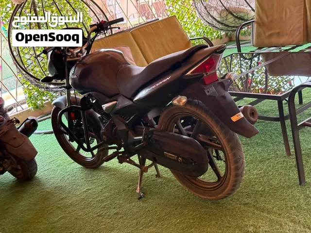 للبيع دراجه ناريه . هوندا 160سيسي انجكتر . مع اوراق الجمارك