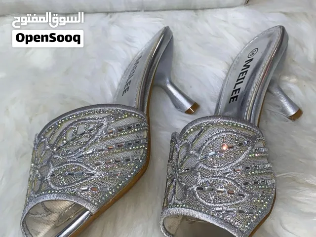 للبيع كعب أنيق وراقي