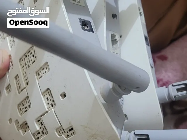 ثلاث اكسس تي بي لينك مع جهاز سويتش موضح بالصورة للبيع ثلاث اكسس تي بي لينك مع جهاز سويتش موضح بالصور