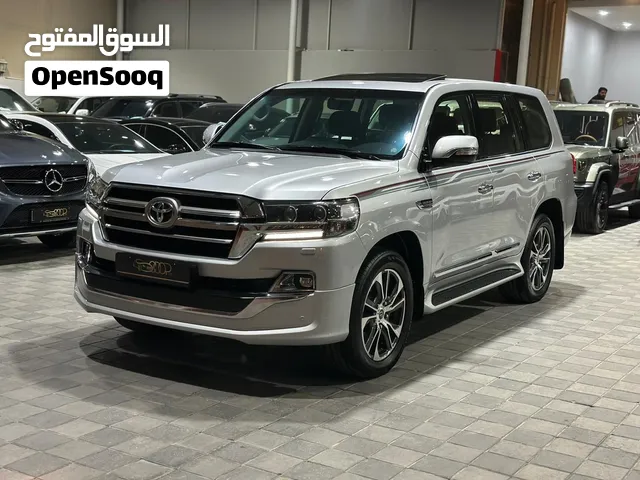 Land Cruiser GXR Grand Touring V8
