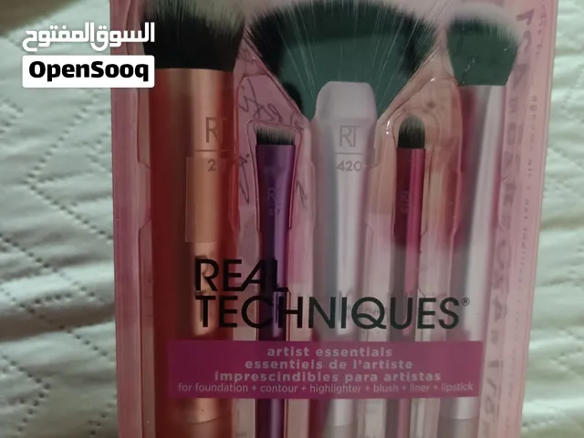 السعر الأصلي مع الخصم،تجدونه في صور الإعلان.فراشي مكياج أصلية ريال تكنيكس