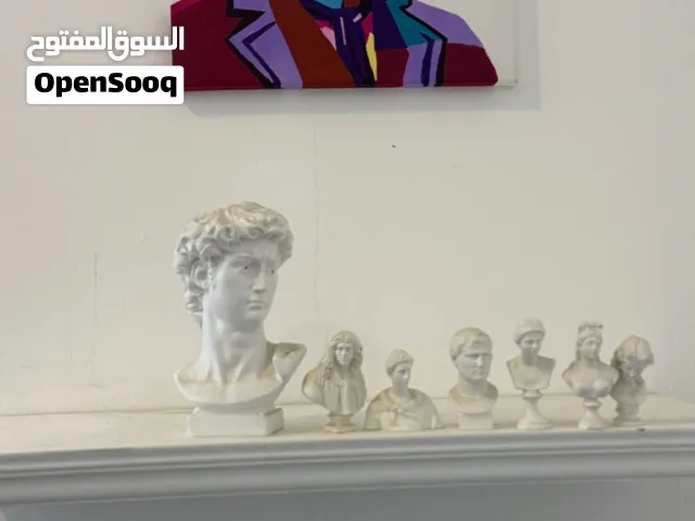 تماثيل بحالة جيدة جدا للبيع
