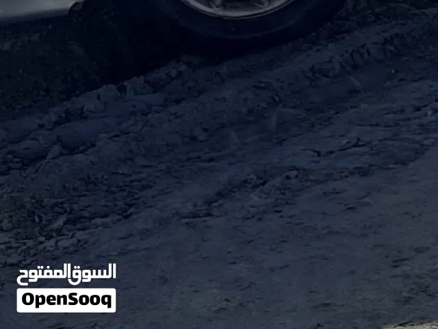 رنج جديد مع تاير مستعمل بحاله جيده مرسيدس E240