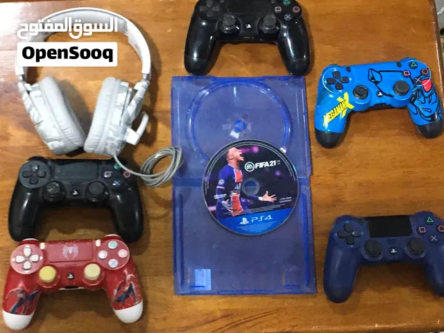 للبيع يدات سوني 4 مستعملة