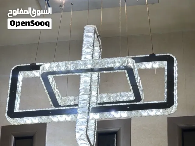 ثريات فخمين للبيع شبه جديد المقاس كبير
