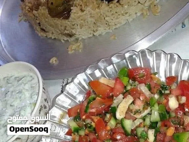 للتواصي طبخات قبل بيوم وحلويات ملوخيه ومنسف وراشوف وكشري ومقلوبة.... الخ حلويات كيكة الشوكلا... الخ