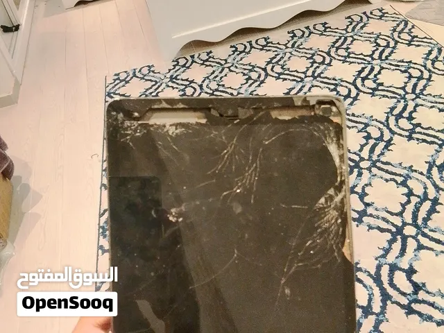 للبيع ايباد جيل تاسع مستعمل يحتاج شغل