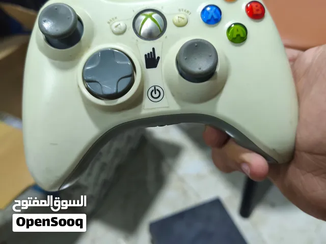 اكس بوكس 360 ابيضض نظيف ماكو انظف منه بسعر 110 و بي مجال و اقراص التلاثه ب 2500 و وياه يدتي