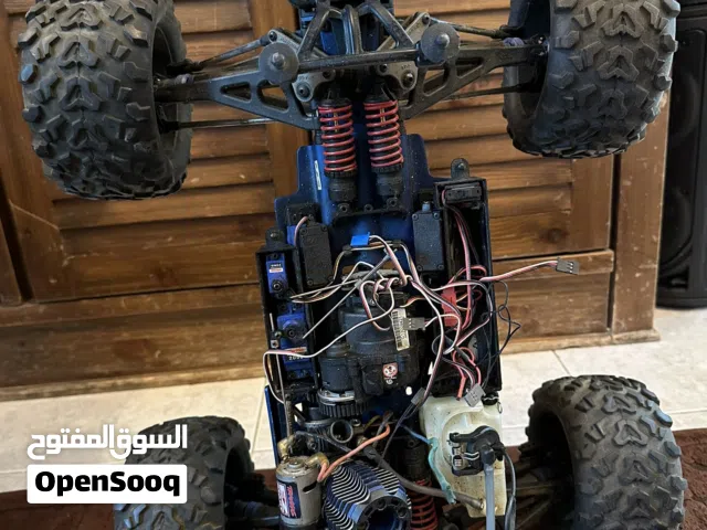 Rcسياره تحكم عن بعد ريڤو تراكيس فيول ماركه عالميه دفع رباعي بحاله ممتازه شبه جديده من المالك