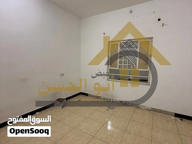 شقة سكنية مميزة للايجار في منطقة حي صنعاء موقع مميز جدا