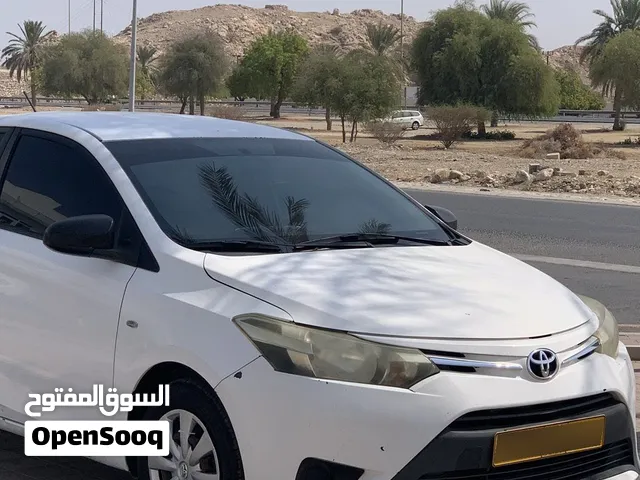 ياريس 2014 للبيع بحاله ممتازه دون حوادث