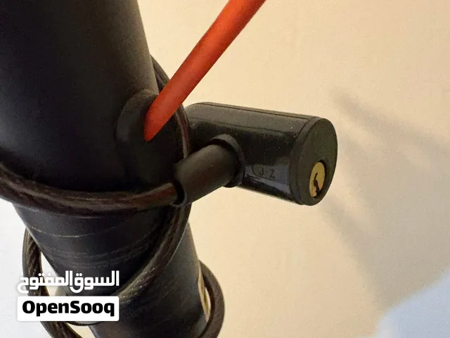 سكوتر شاومي سريع ومعدل عليه ومافيه شي كل شي طبيعي السعر 40 مالكم دخل بالموجود الي بسعر