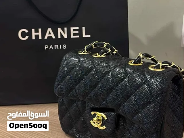 حقيبه نسائيه شانيل سوداء ذهبيه جديده غير مستعمله ولا مره coco Chanel bag  for sale