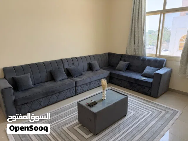 للإيجار شقة غرفة وصالة في العين عشارج بسعر مناسب عقد موثق (اقرا التفاصيل قبل الاتصال)