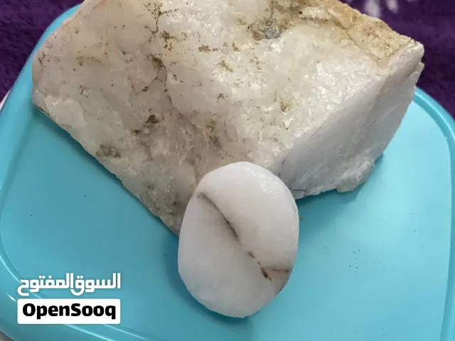 للبيع   فص  من حجر  كوارتز