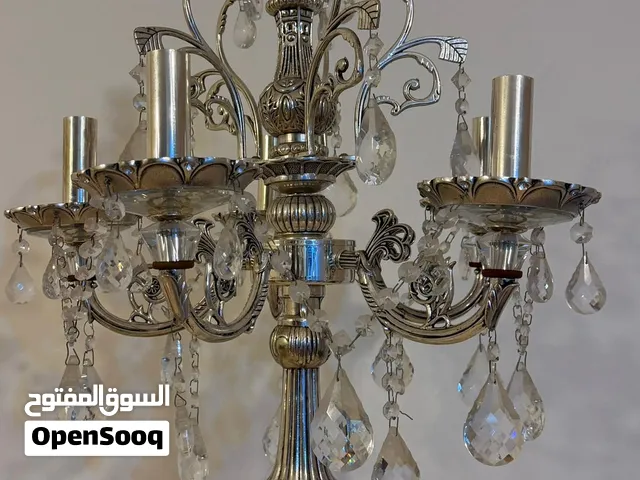 ثريا طاولة فخمة فضية مع كريستالات
