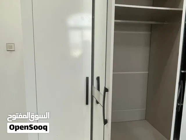 اثاث للبيع بحالة ممتازة