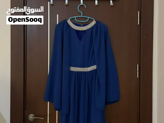 فستان للبيع فقط