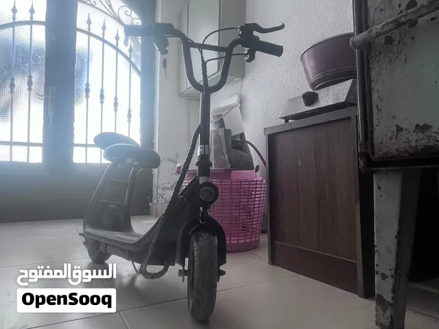 170 دينار وقابل للتفاوض سكوتر كهربا للبيع بسعر حرق وكلشي فيه شغال