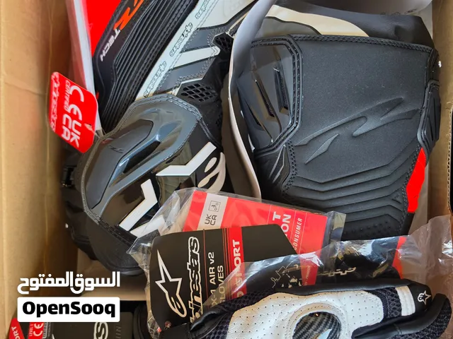 جوتي وباطلون وقفازات