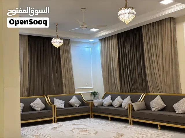 فيلا راقيه  و واسعه جدا للايجار اليومي في السعادة