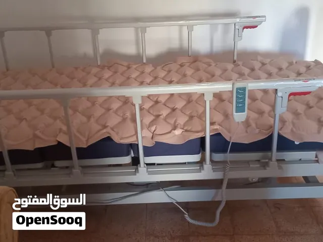 سرير طبي جديد