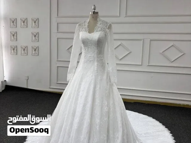 فستان عرس مستعمل نظيف