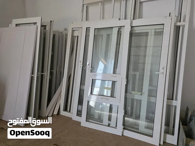 مجموعة كبيرة من المواد الصحية والسيراميك والبي في سي