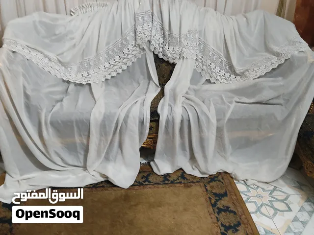 مجموعة ستائر لفرش شقه كامله بحاله ممتازه على التركيب..عدد 12 قطعه..