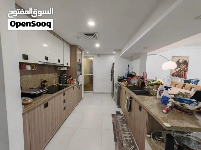 شقةراقية ومميزة في مجمع رمال بوشر