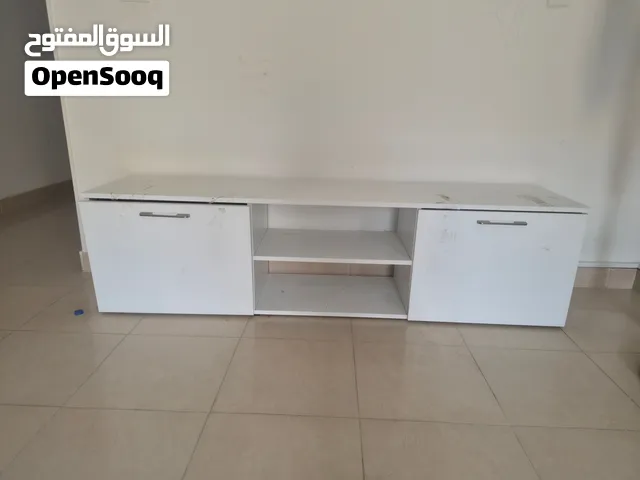 ترابيزه تليفزيون كبيره بحاله جيده جدا