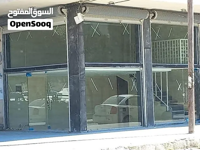 محل للإيجار السنوي قرب السلام مول التوزيع الإجباري طابقين 25 فوق و25 تحت ويوجد غرفة صغيرةالمحل مكسي