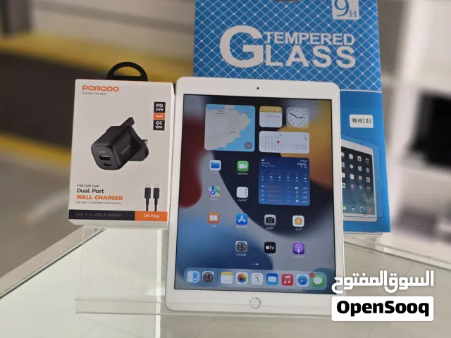 آيباد 8 مع شاحن وكفر وحماية شاشة وقلم
