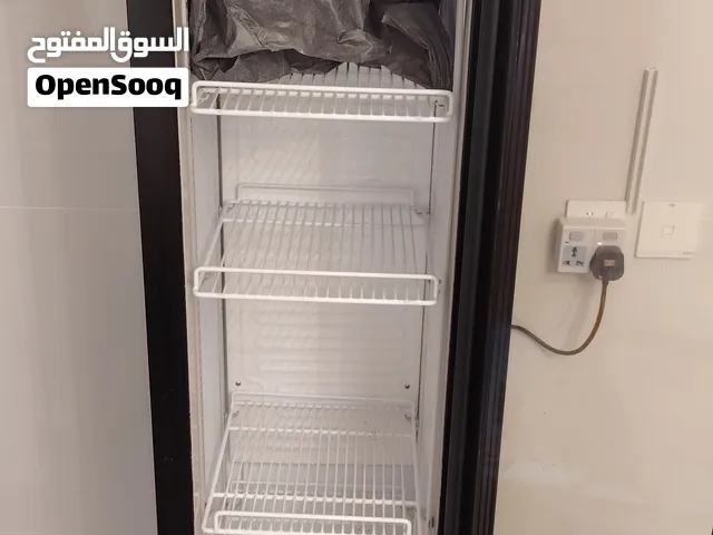 ثلاجة عرض باب زجاج واحد