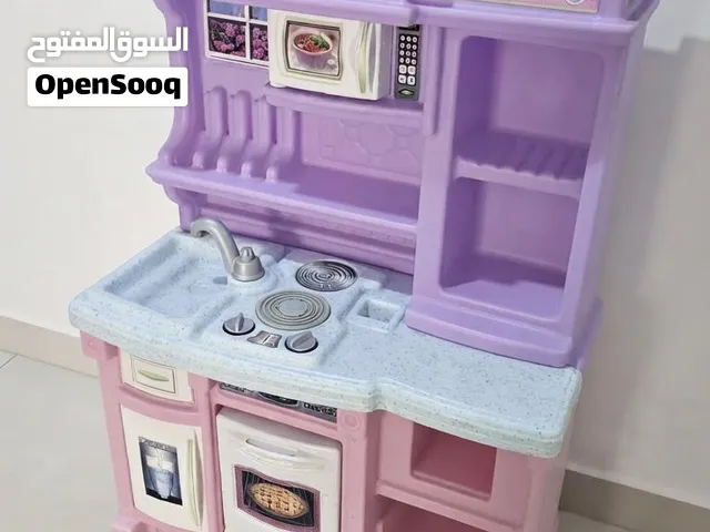 مطبخ اطفال .. بلاستيك كامل مع حوض وبوتاجاز وفرن ورفوف – تصميم ملون ومميز للعب والتسلية