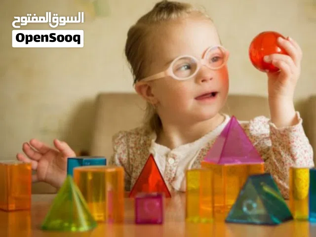 معلمه صعوبات تعلم وتربيه خاصه