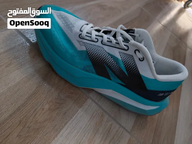 حذاء جري اصلي جديد رياضي، طبي، تم تخفيض من سعره سعر 35 الف فقط تم تخيفض سعره من 55 الف الى 35 الف