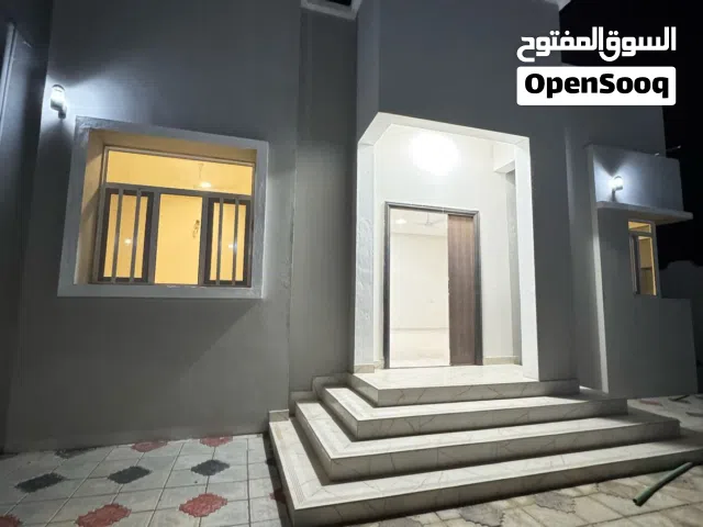 فيلا جديده للاجار الشهري ولايه صور الغليله 2  قريبه من مجمع اللولو التجاري وشركه الاسمده وشركه الغاز