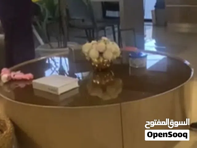 طاولة وسط دائرية كبيرة جدا للبيع