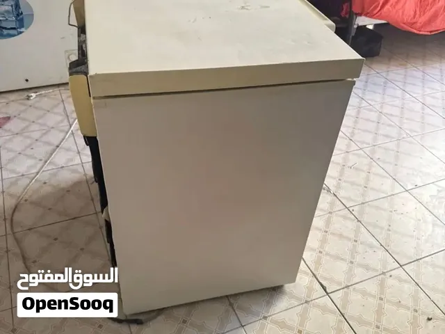 فريزر للبيع شغال و يبرد 110الصامل يجي في الرياض