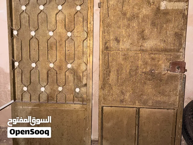باب حديد ثقيل مع غال اصلي للبيع 45 دينار
