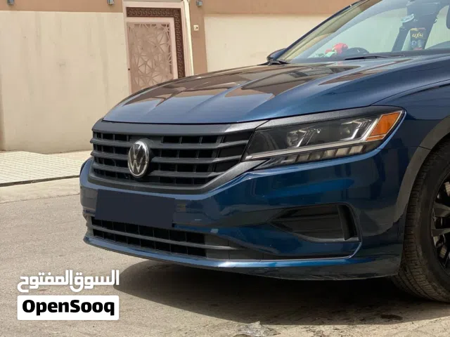 2021 فولكسفاغن باسات Standard