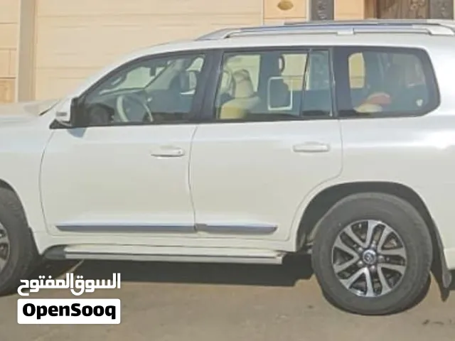 لاندكروزر موديل 2021 للبيع بحاله جيده
