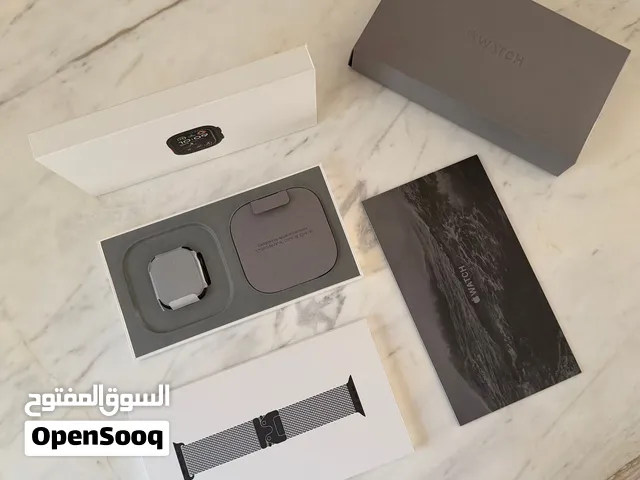 Apple Watch Ultra 2 49mm - Black Titanium + Genuine Apple Titanium Milanese Loop